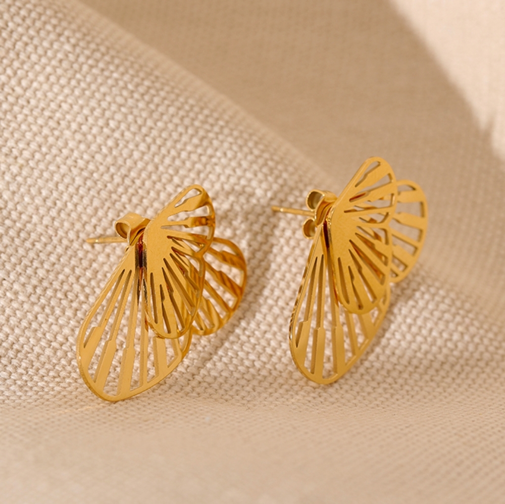 Gorgeous Butterfly Earrings - Picture 2 of 8